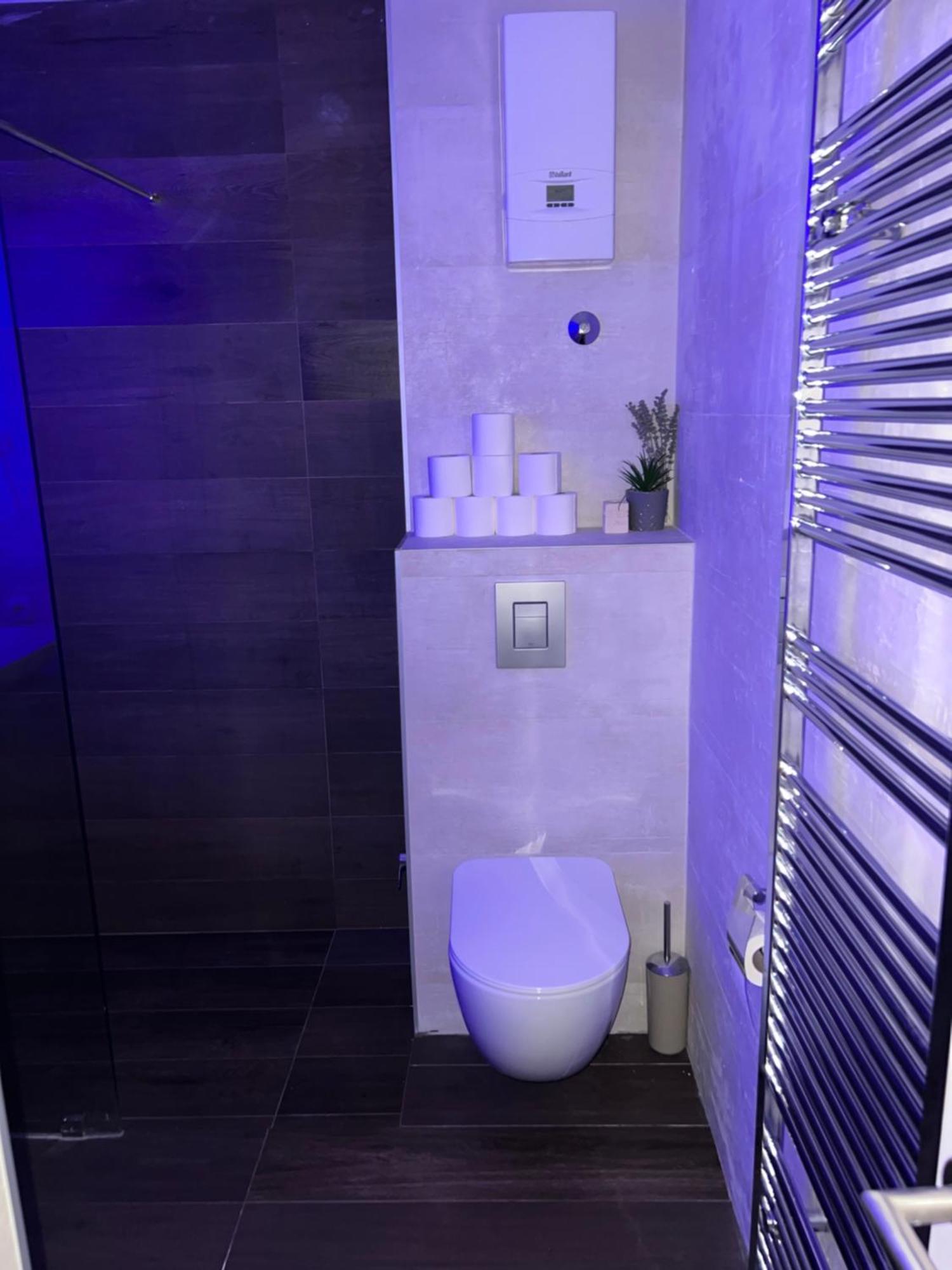 Apartman Omar Stan Na Dan Besplatan Parking SJJ Exterior foto